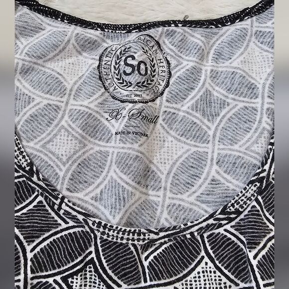 Black and White Patterned Tank Top Size Small - Picture 3 of 3